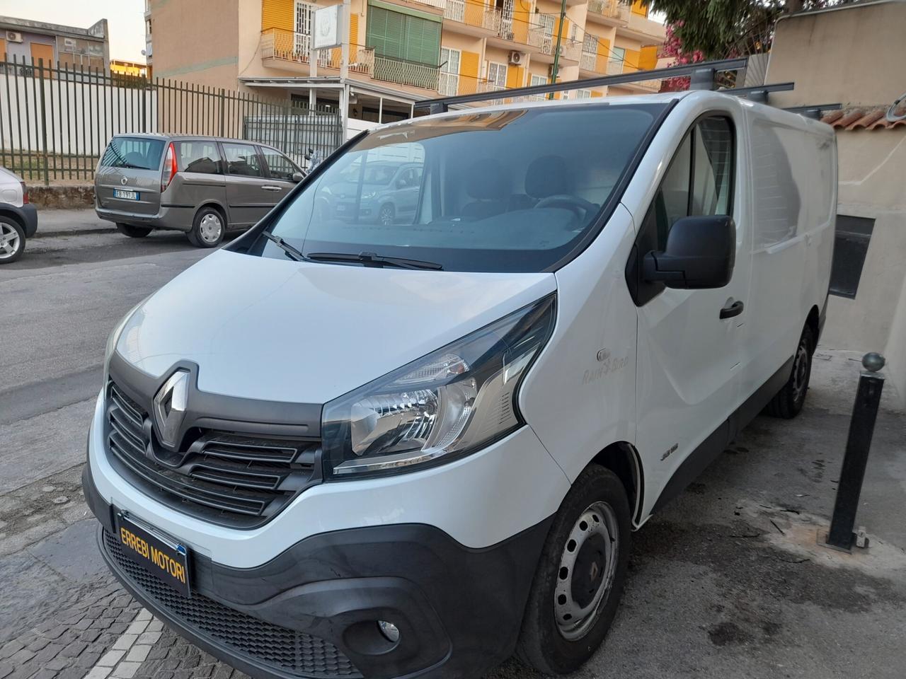 RENAULT TRAFIC 2014