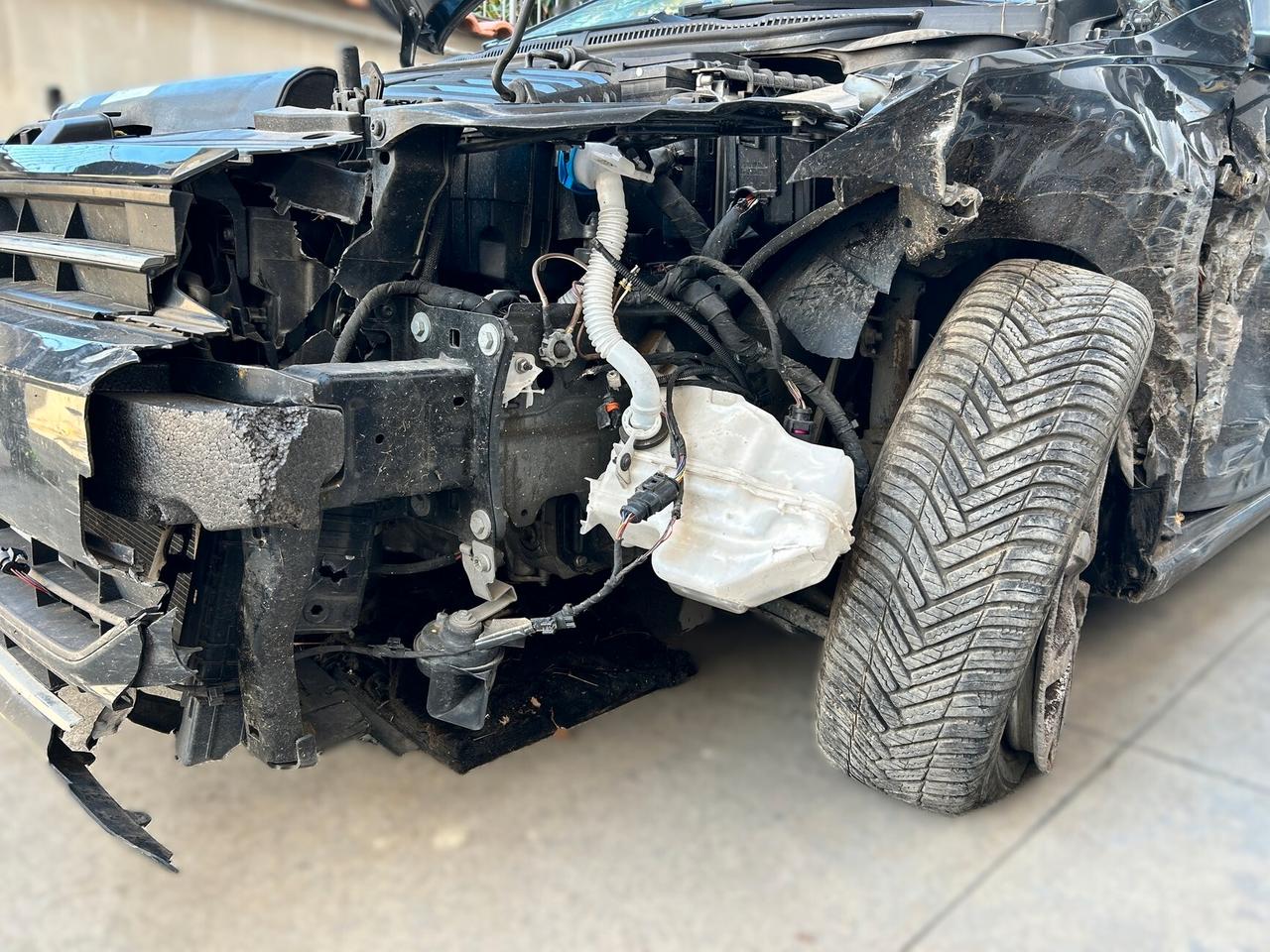 VW Polo 1.6 TDI 95CV - 2019 Incidentata