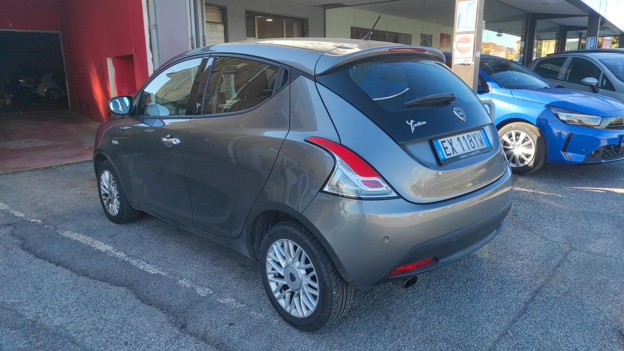 Lancia Ypsilon 0.9 TwinAir 85 CV 5 porte S&S Platinum
