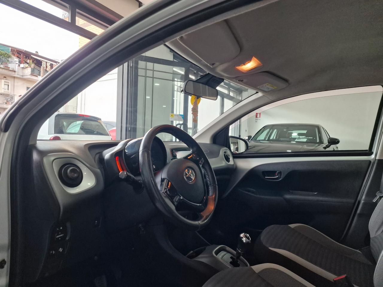 Toyota Aygo 1.0 VVT-i 72 CV 5 porte x-play MMT