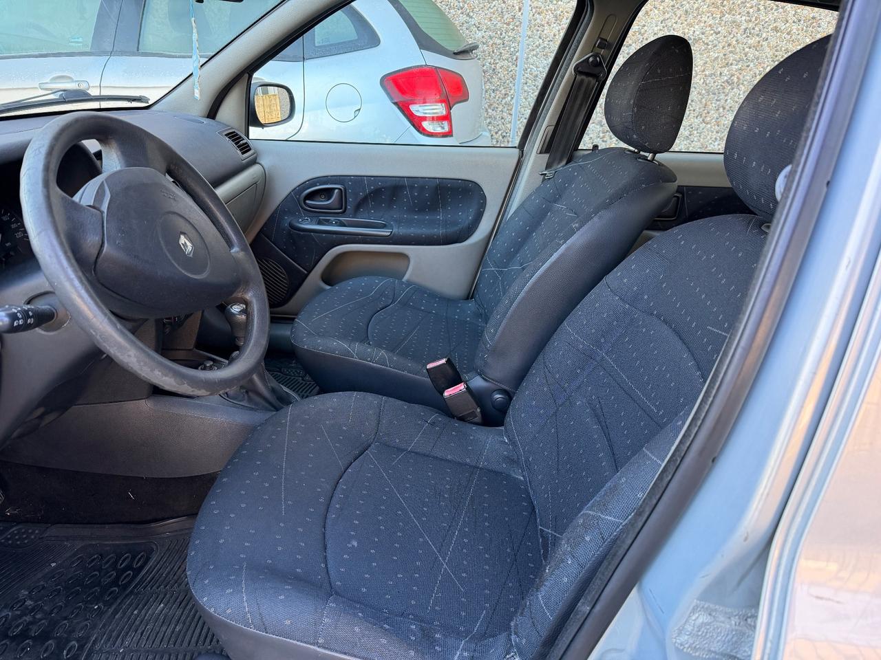 Renault Clio 1.2 cat 5 porte ok neopatentati