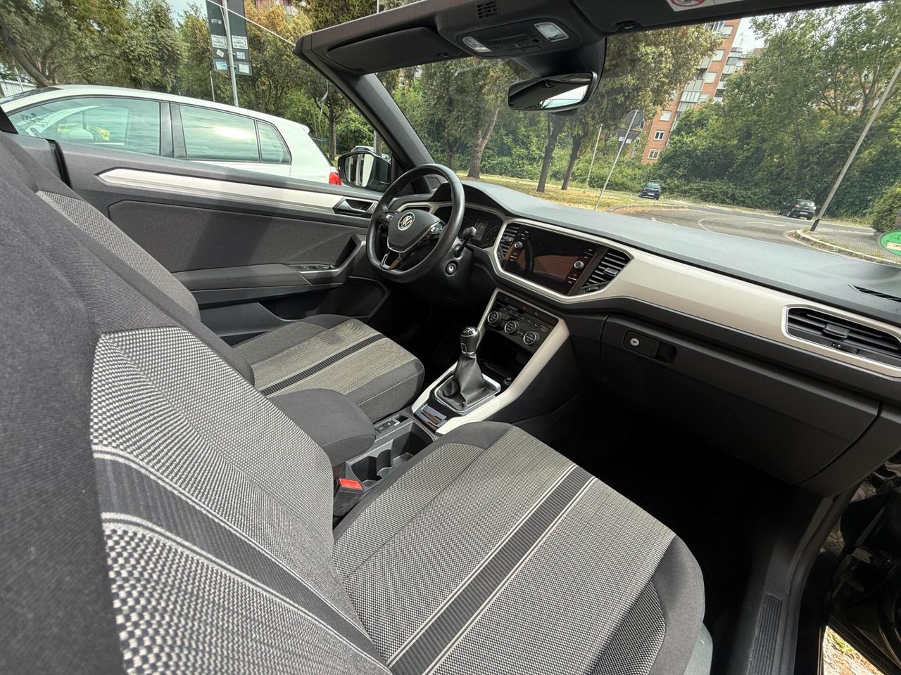 Volkswagen T-Roc 1.0 Cabrio Style Prezzo reale Navi