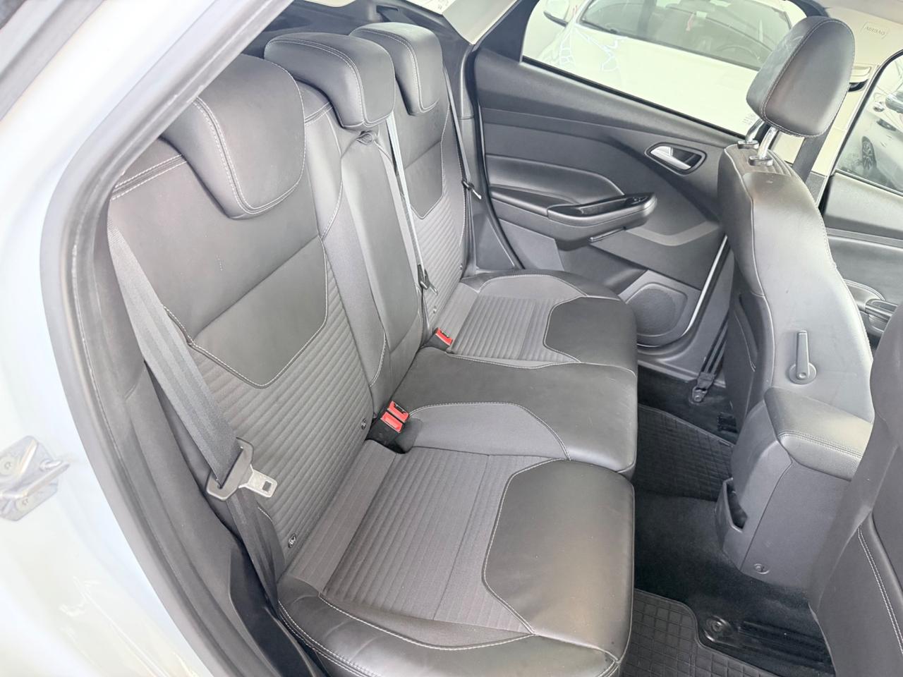 Ford Focus 1.0 EcoBoost 125CV PANORAMICO Titanium