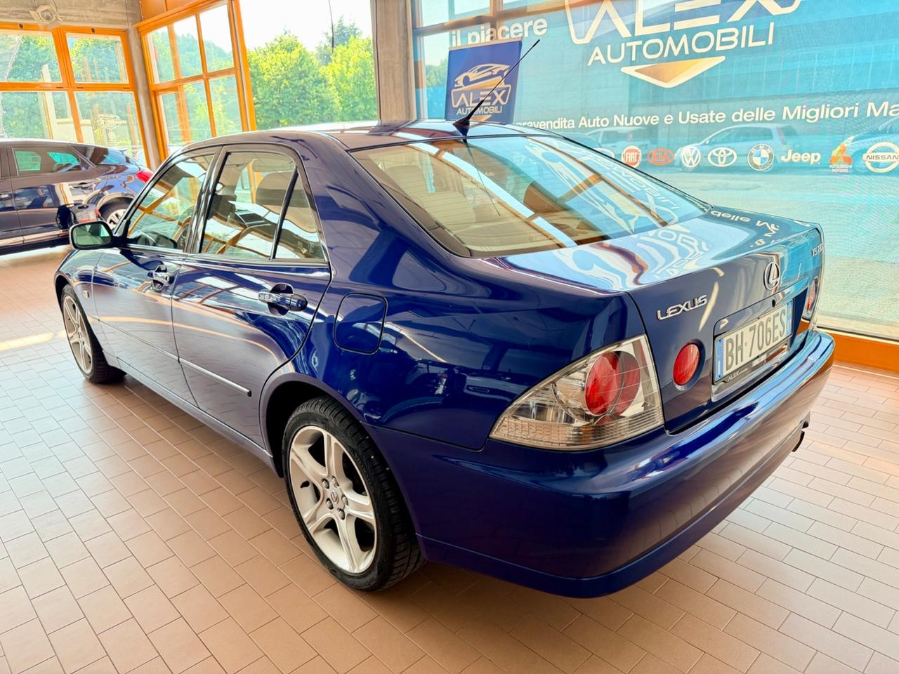 Lexus IS 200 2000 benzina 155cv Autom - 51.000km