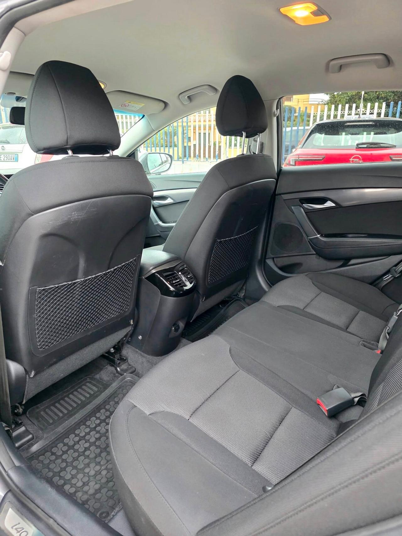 Hyundai i40 1.6 crdi sw Business Cambio automatico