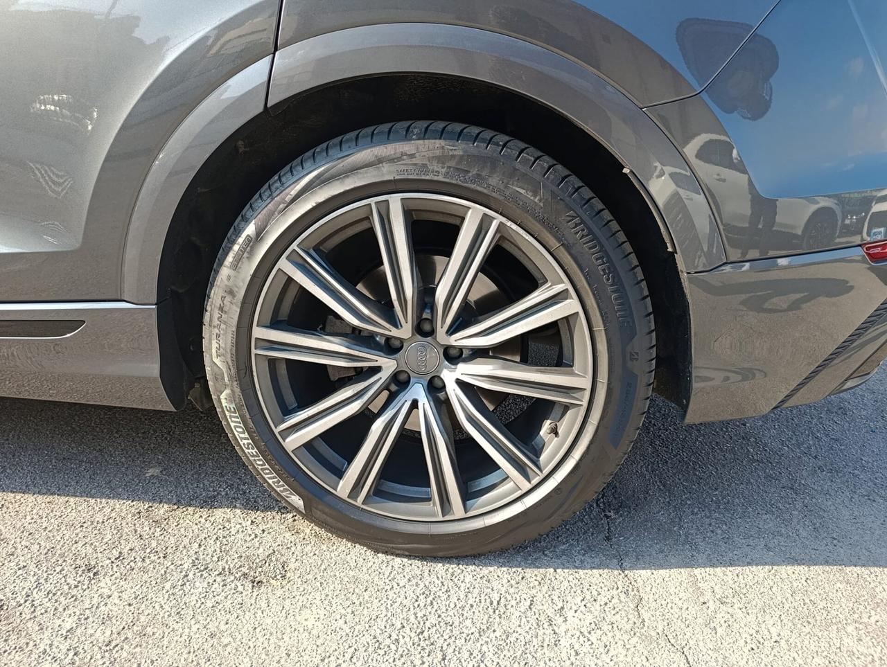 Audi Q8 50 TDI 286 CV quattro tiptronic Sport