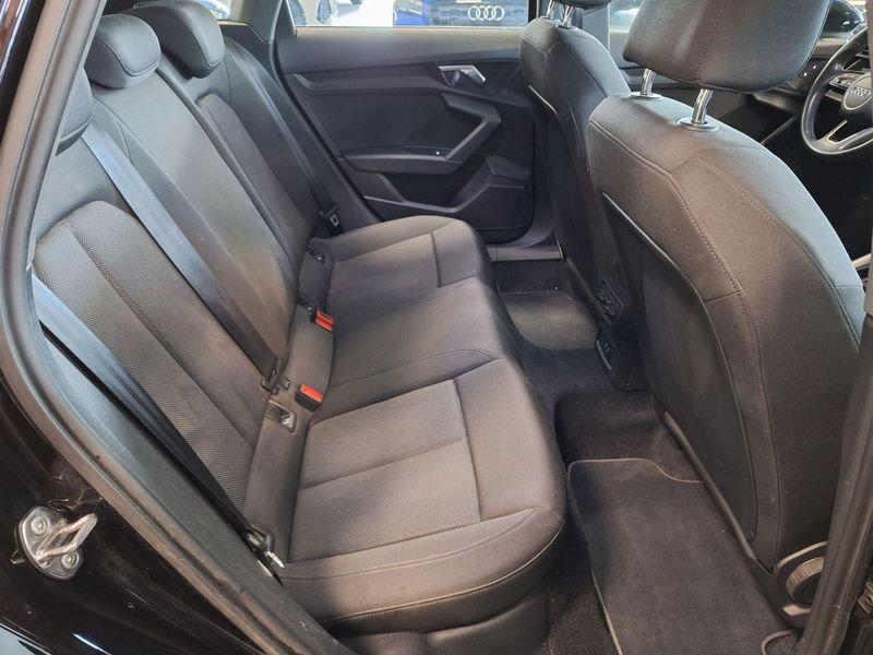 Audi A3 Sportback 30 g-tron S tronic Business Advanced