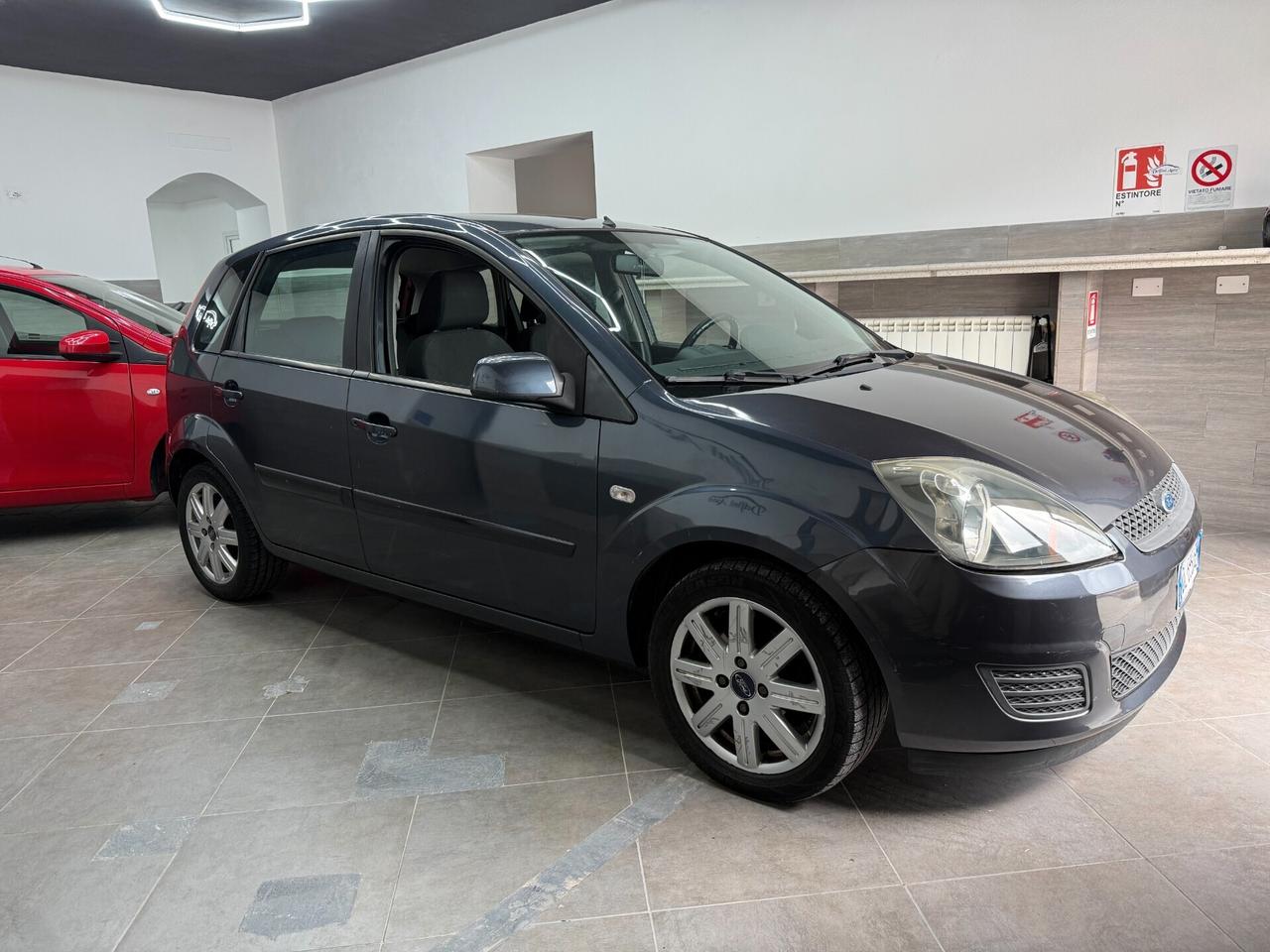 Ford Fiesta 1.2 16V 5p. Ghia