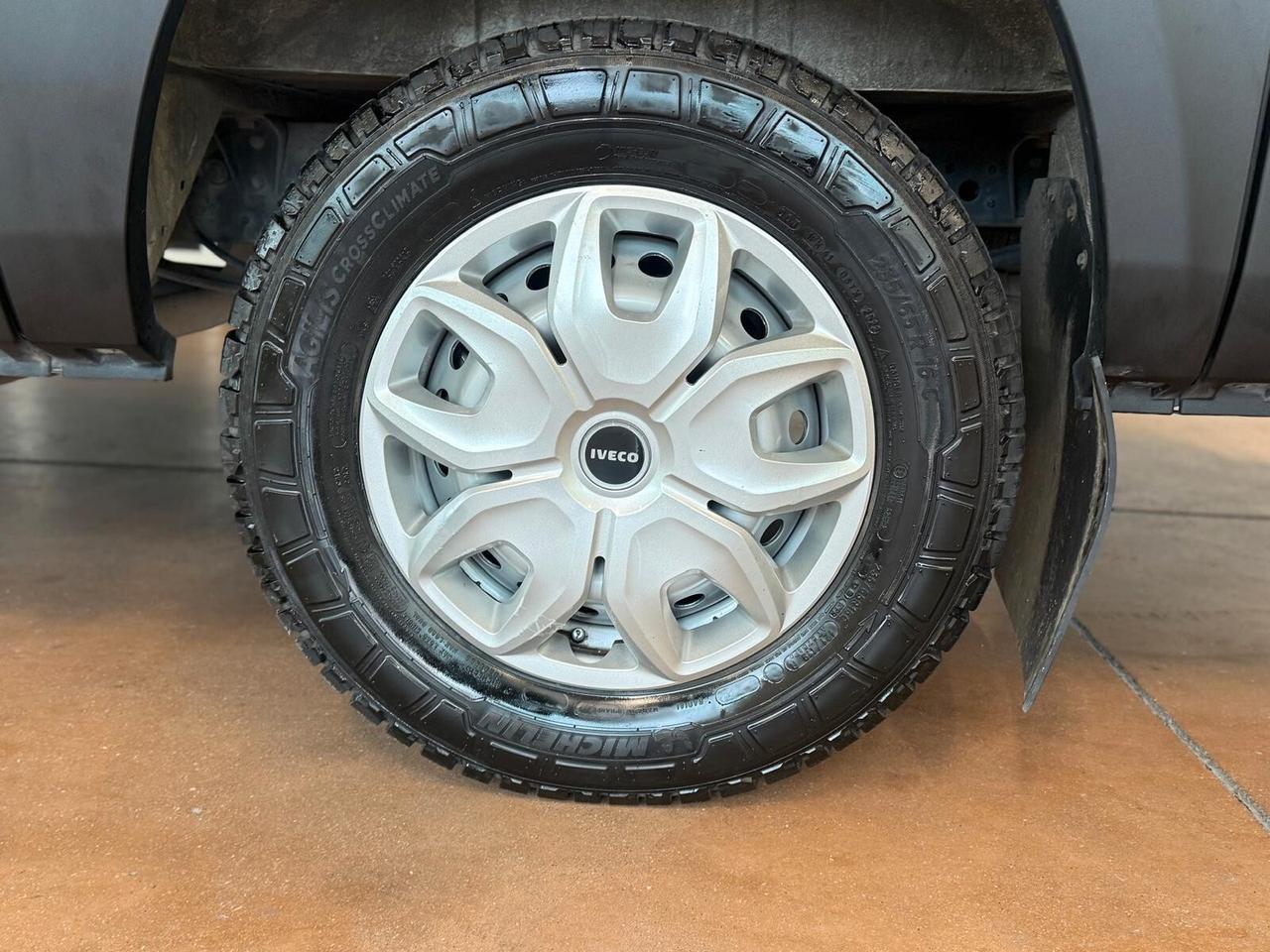 IVECO DAILY 2.3 MLJ 35-140 136CV 3 POSTI L3H2