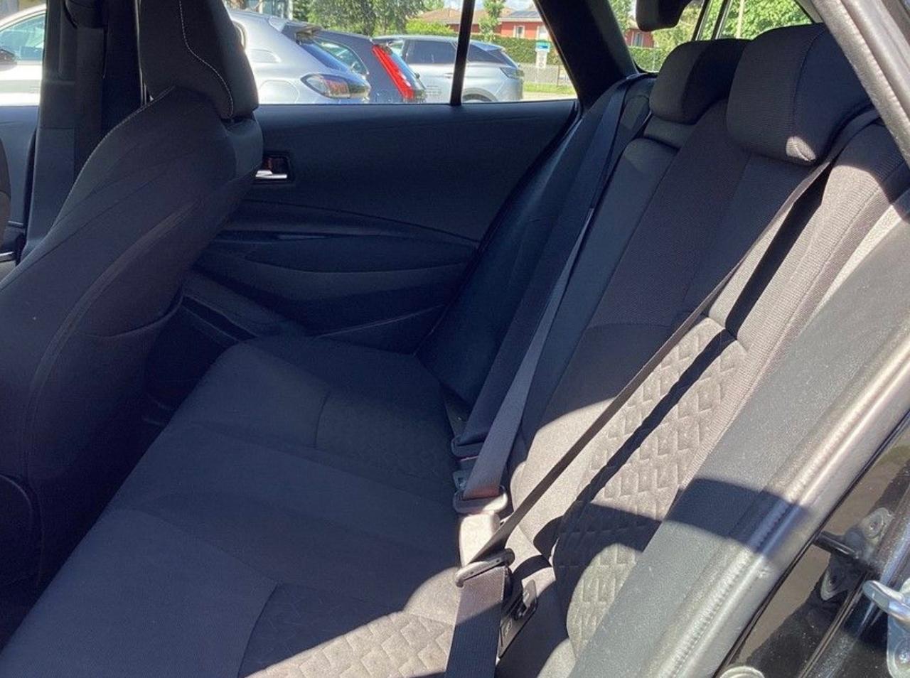 Toyota Corolla Touring Sports 1.8 Hybrid Business Tech