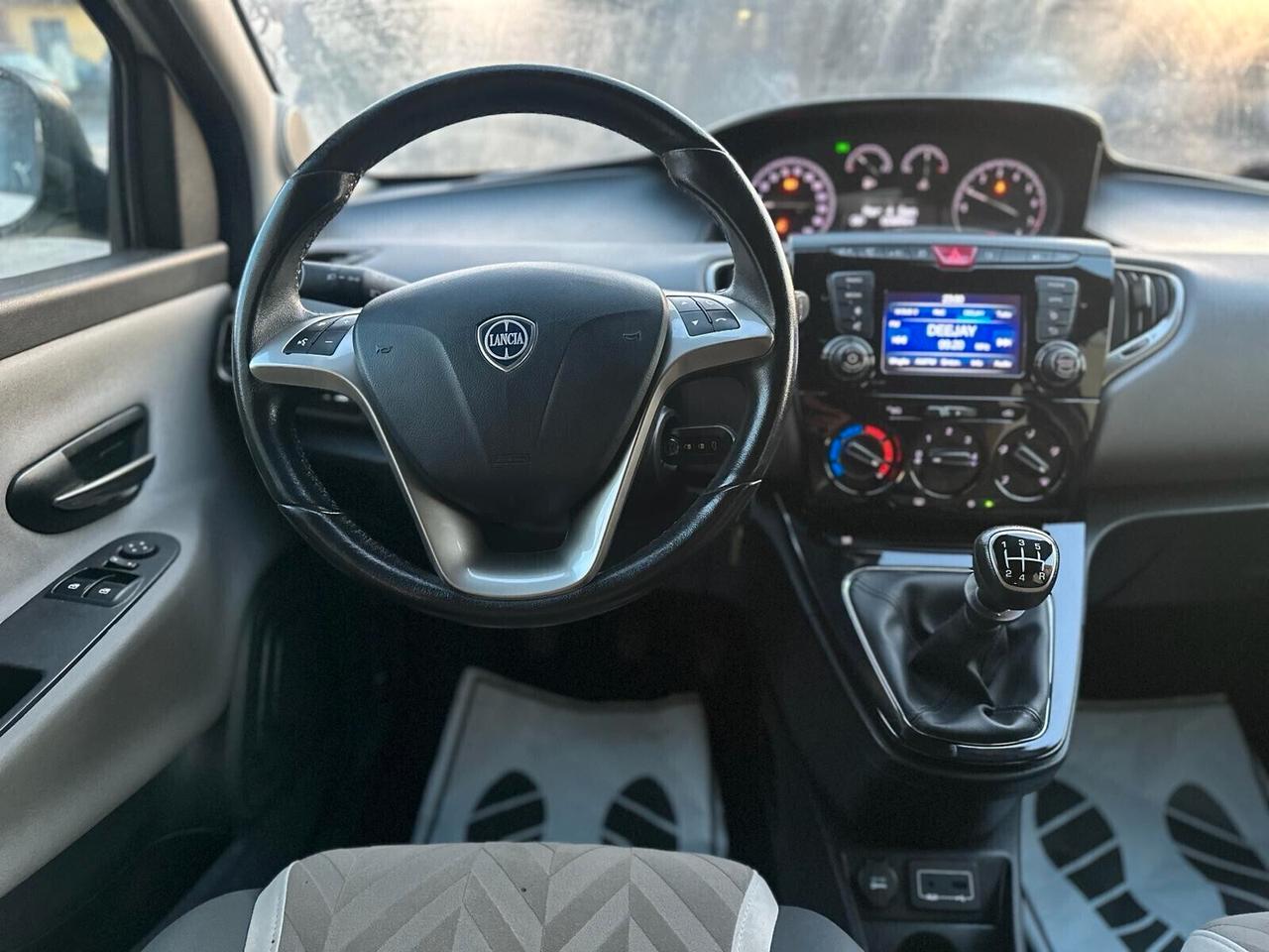 Lancia Ypsilon 1.2 69 CV 5 porte Silver