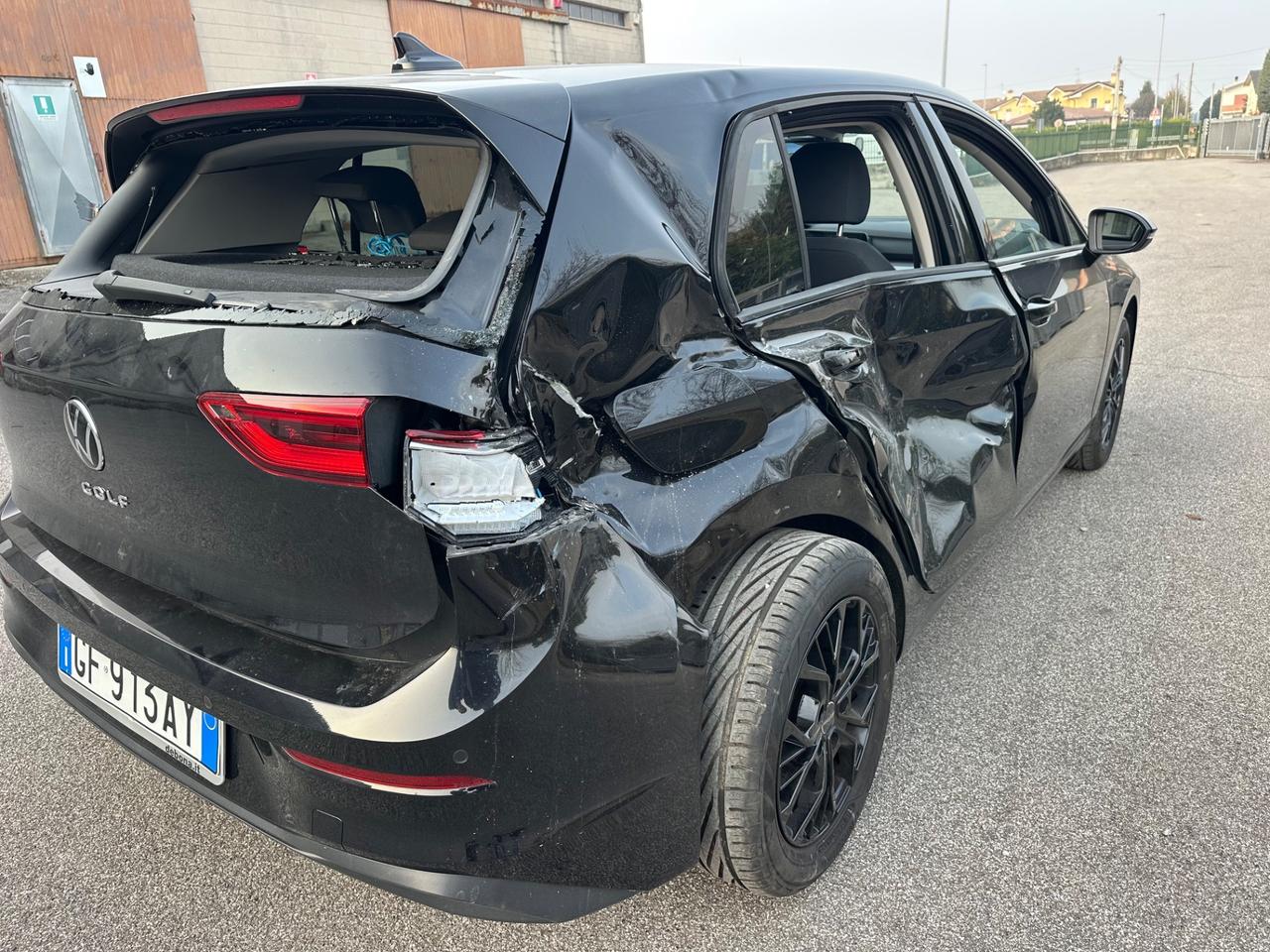 Volkswagen Golf 1.0 incidentata 2021