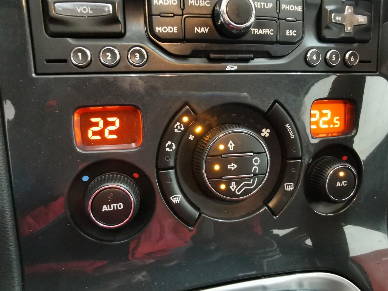 Peugeot 3008 1.6 HDi 112CV Active AUTOCARRO