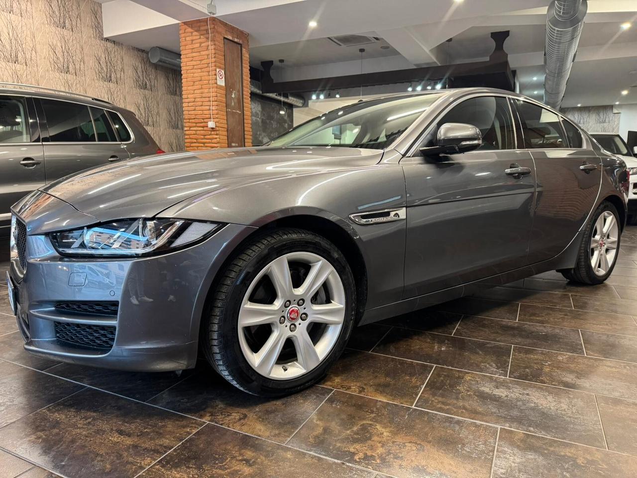 Jaguar XE 2.0 D 180 CV AWD aut. Prestige Business Edition