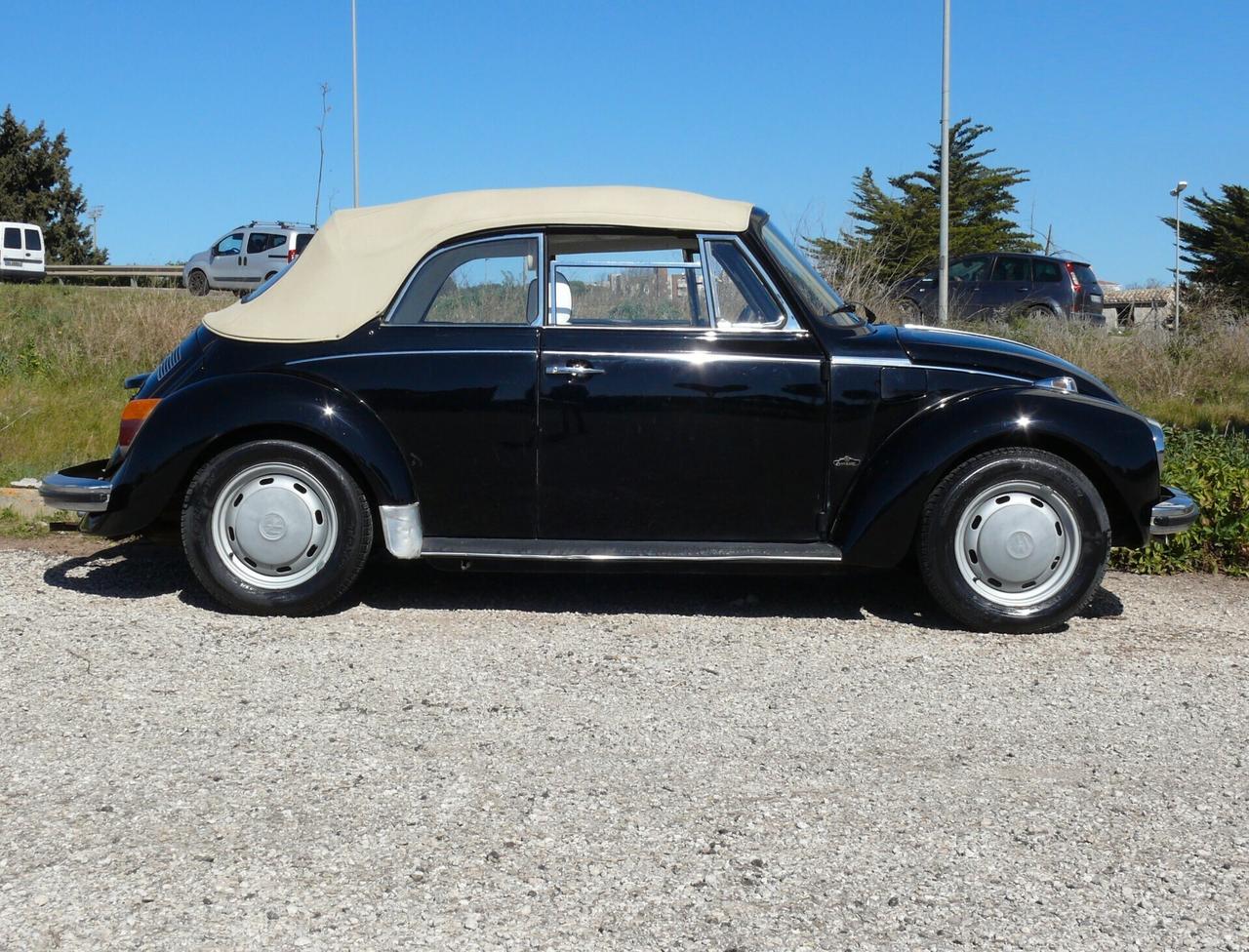 Volkswagen Maggiolino CABRIO (M1100)