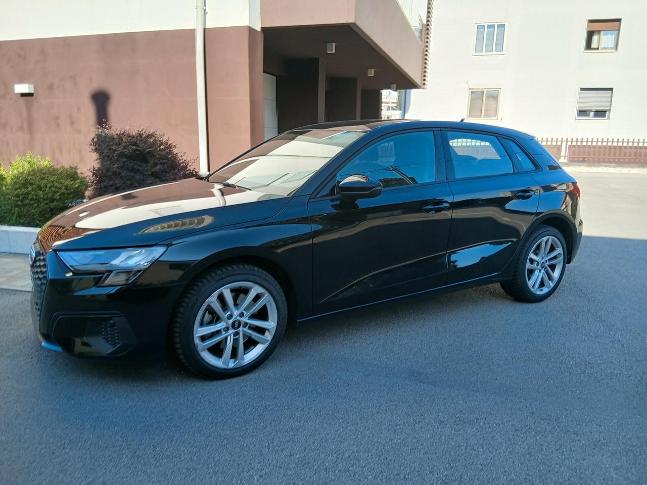 Audi A3 SPB 35 TDI S tronic Business tua a € 312 mese