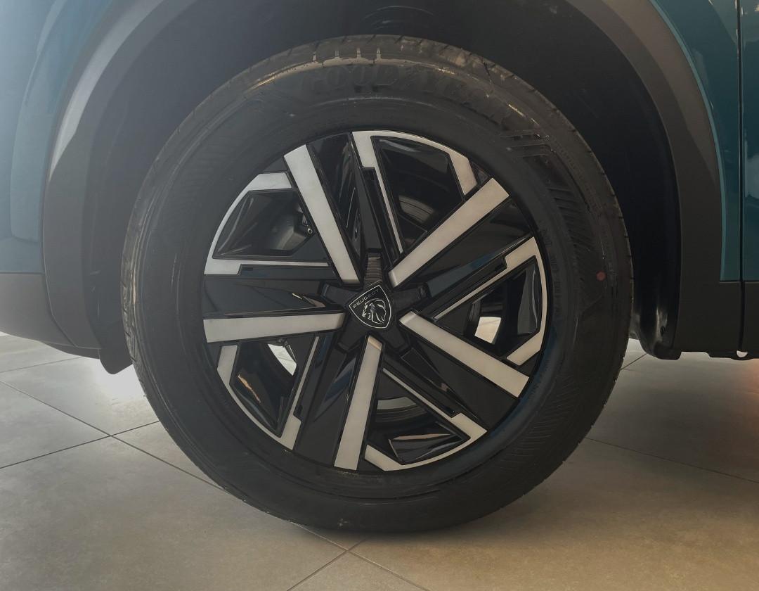 PEUGEOT 2008 H 12E MHEV P6