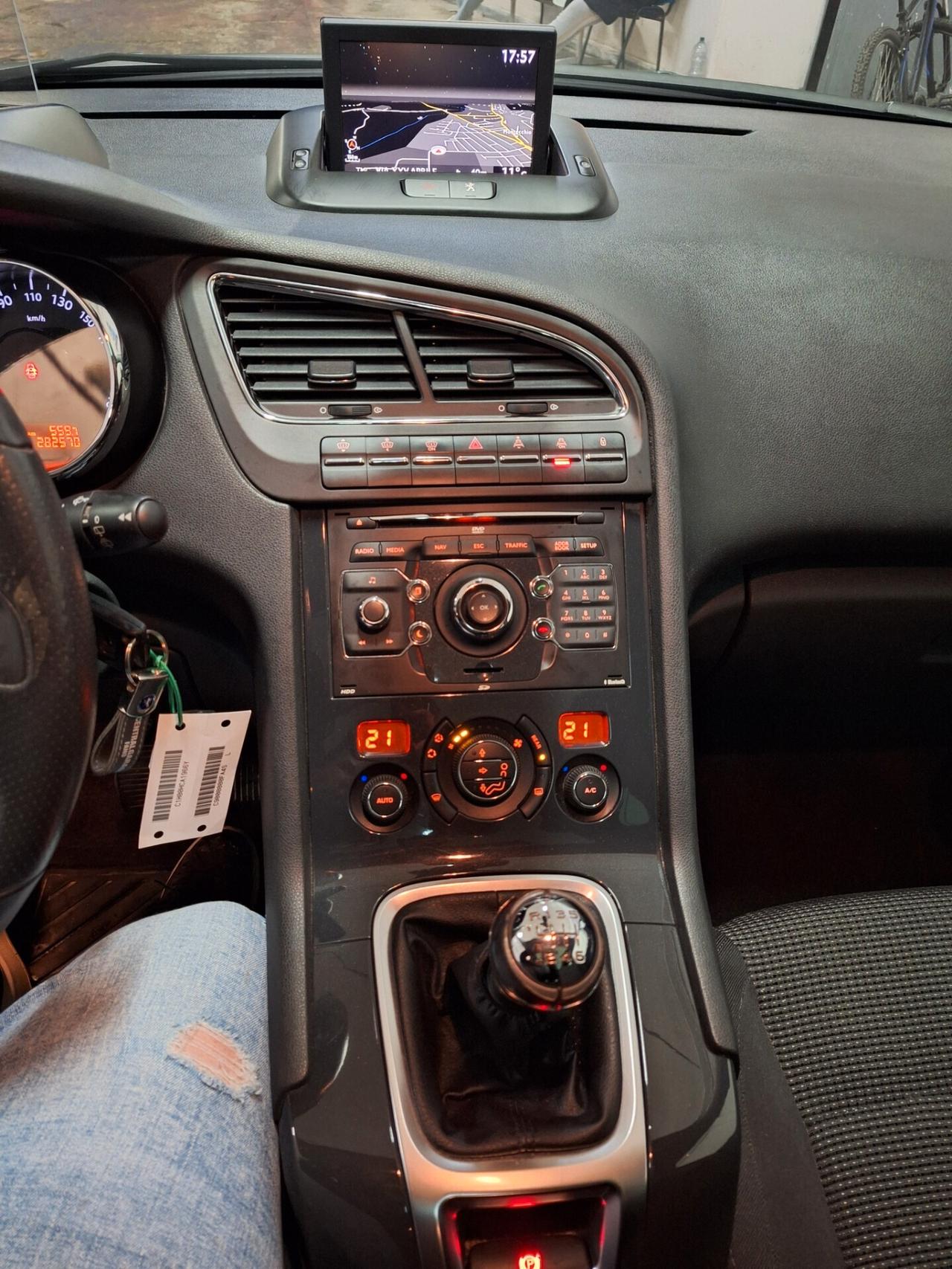 Peugeot 5008 2.0 HDi 150CV Business NAVI TETTO 5 POSTI GANCIO TRAINO HEAD-UP DISPlAY