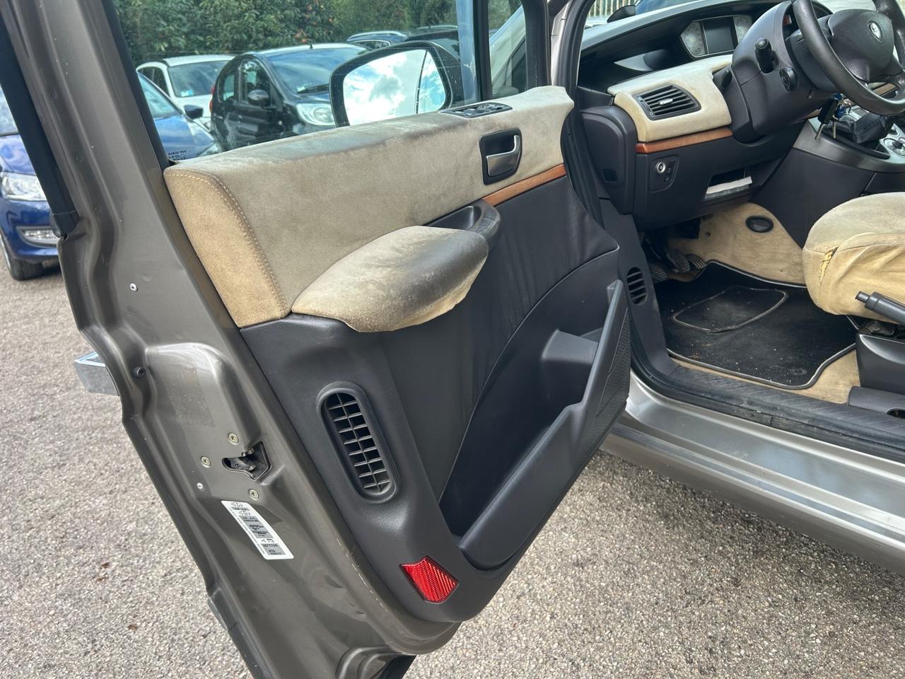 Lancia Phedra 2.2 JTD 7 Posti
