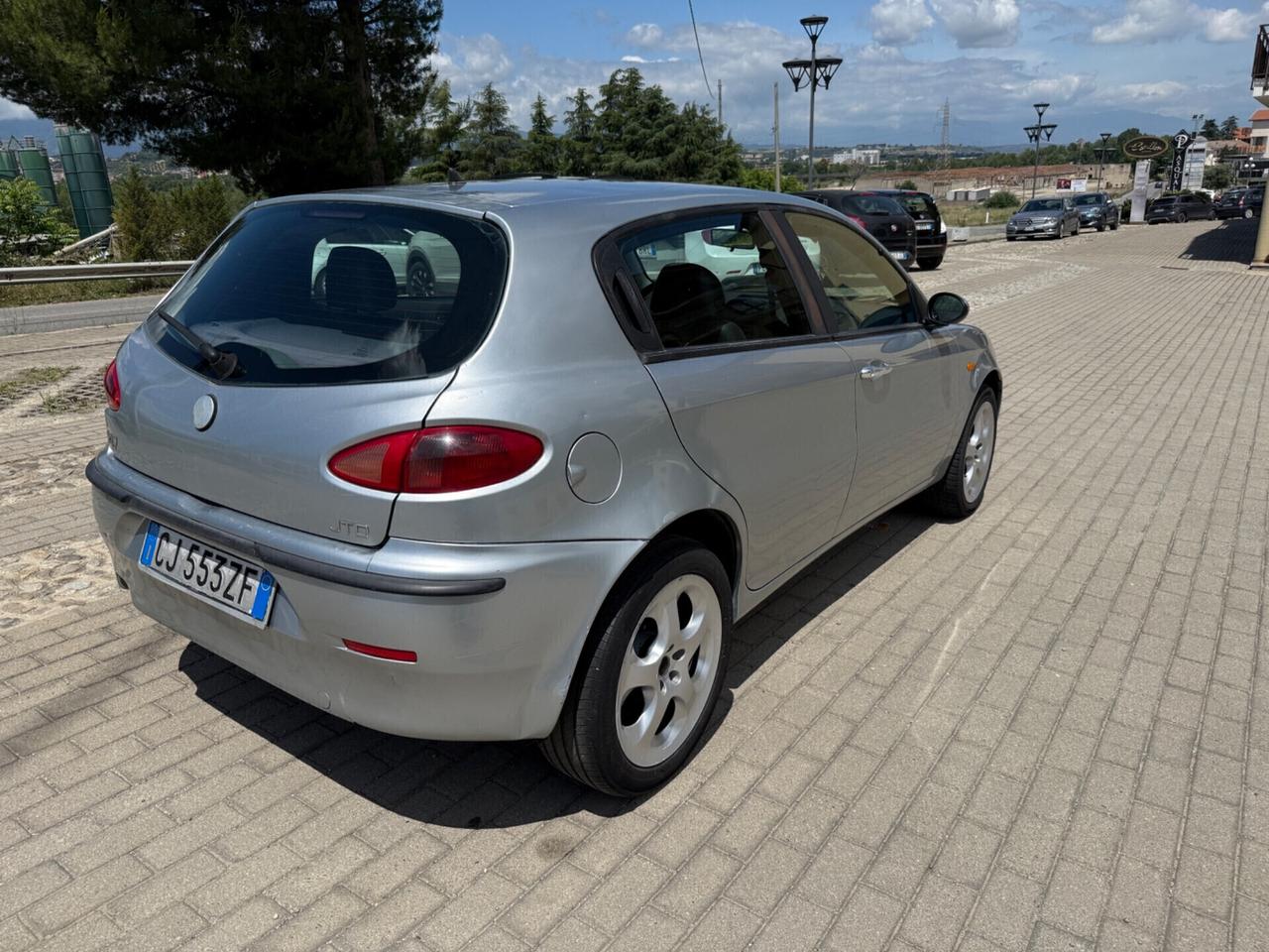 Alfa Romeo 147 1.9 JTD (115 CV) cat 5p. Distinctive