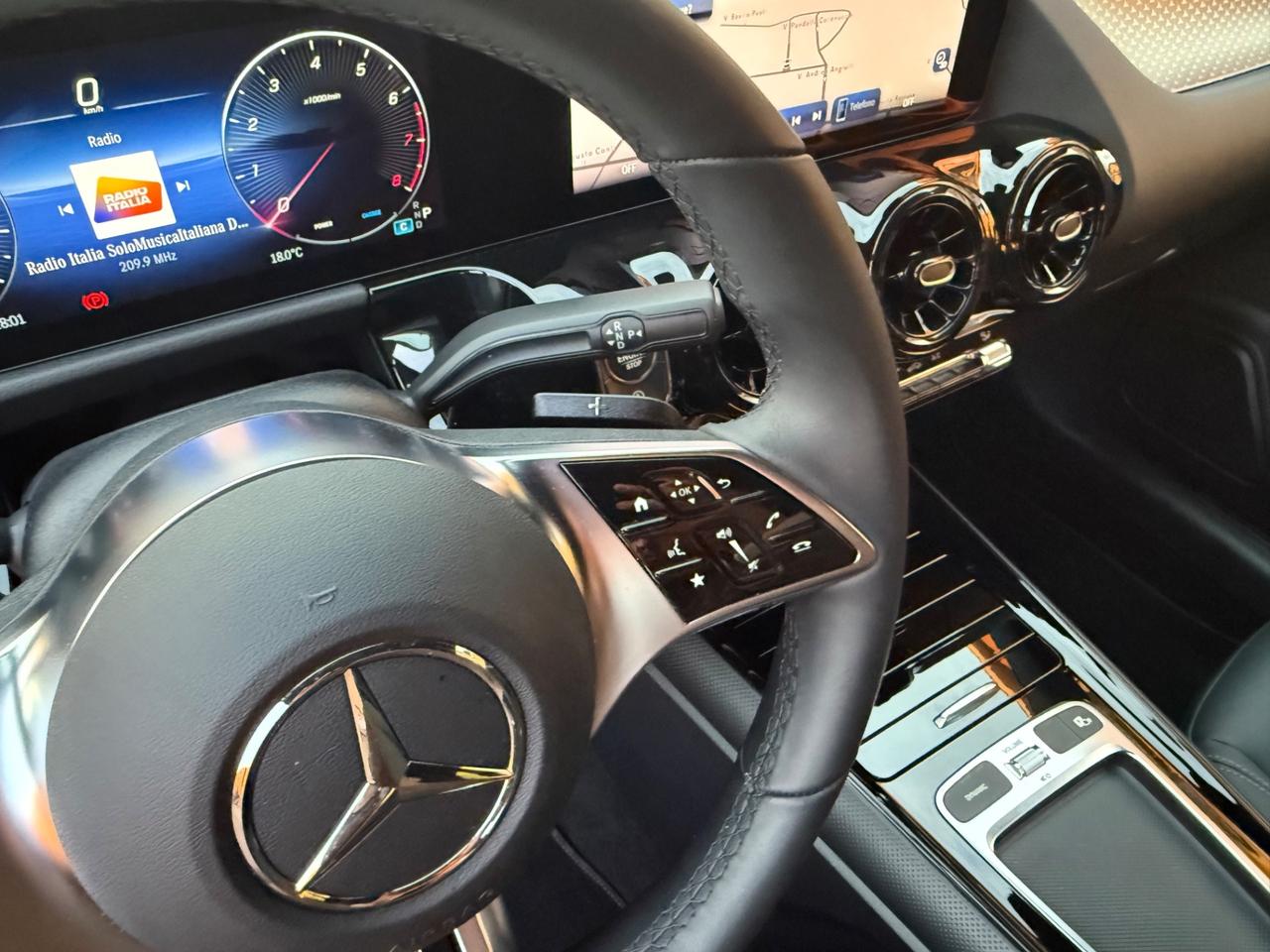 Mercedes-benz GLA 180 Mhev Aut. PARI AL NUOVO!