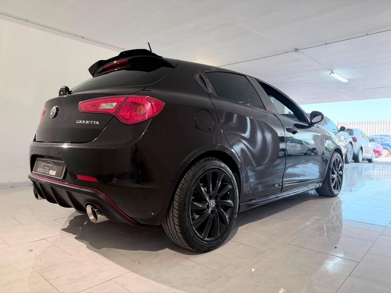ALFA GIULIETTA AUTOMATICA GPL 170CV CARBON LOOK