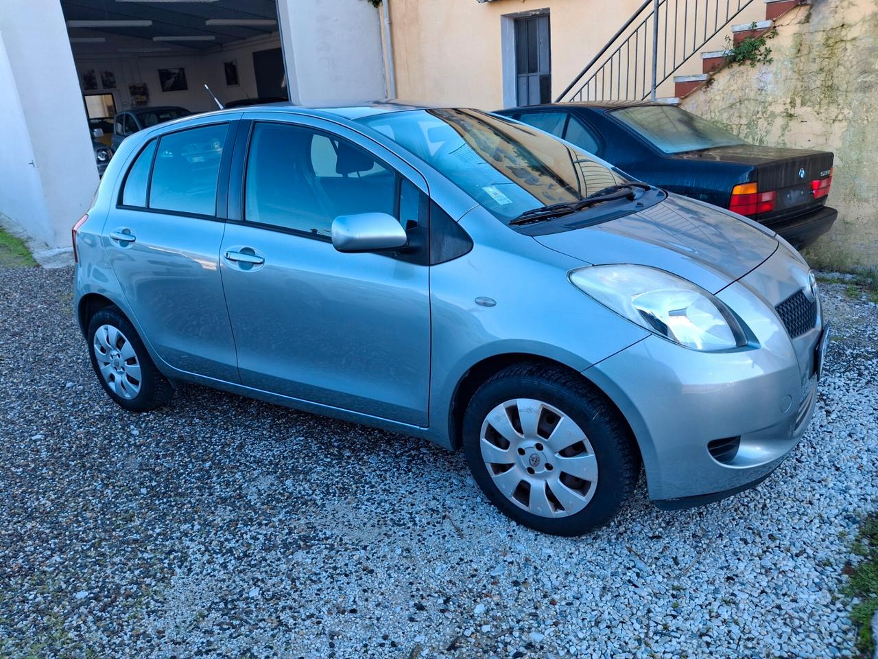 Toyota Yaris 1.0 5 porte