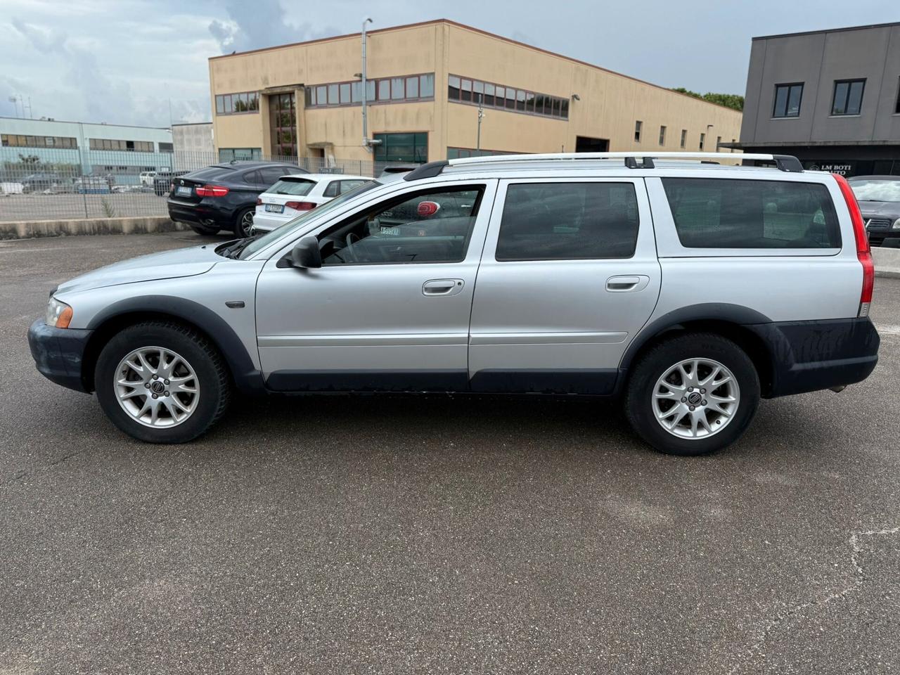 VOLVO XC70 CROSS COUNTRY 2.4 D 2006 12 MESI DI GARANZIA