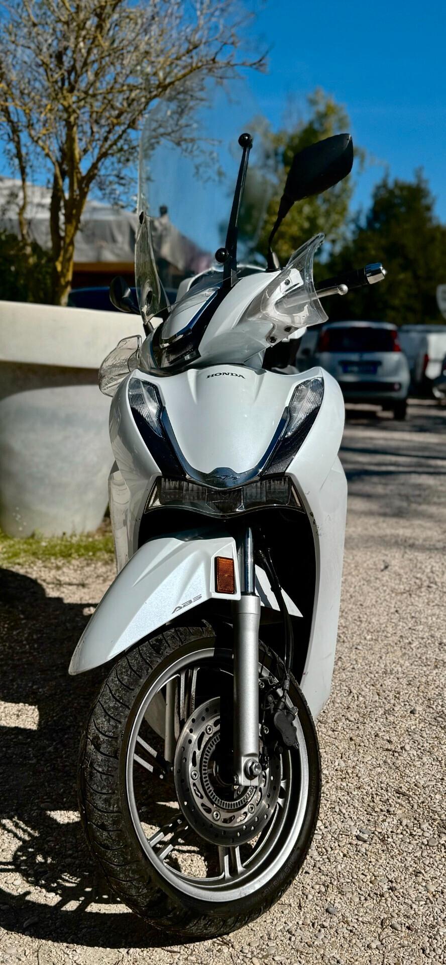 HONDA SH 350i PEARL WHITE !! PROMO SPECIALE !!