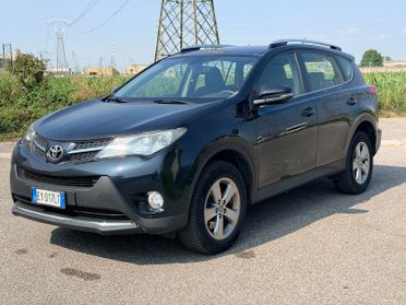 Toyota RAV4 2.0 D-4D 2WD Style White Edition Euro 5b - 2015 - 230.000 km
