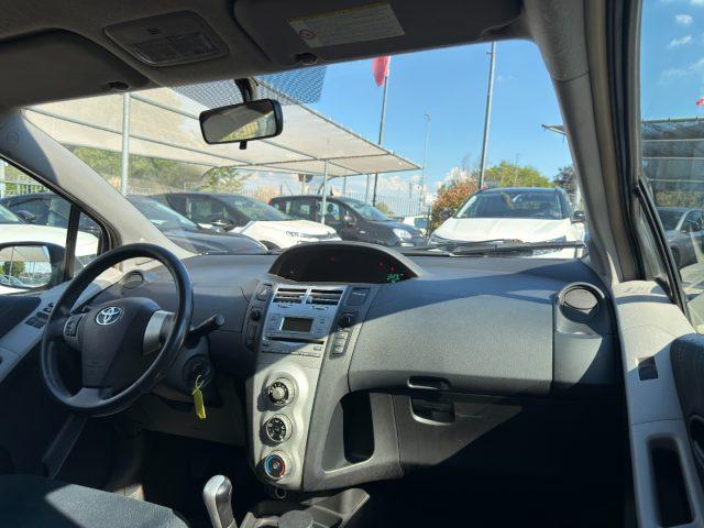 TOYOTA Yaris 1.0 5 porte
