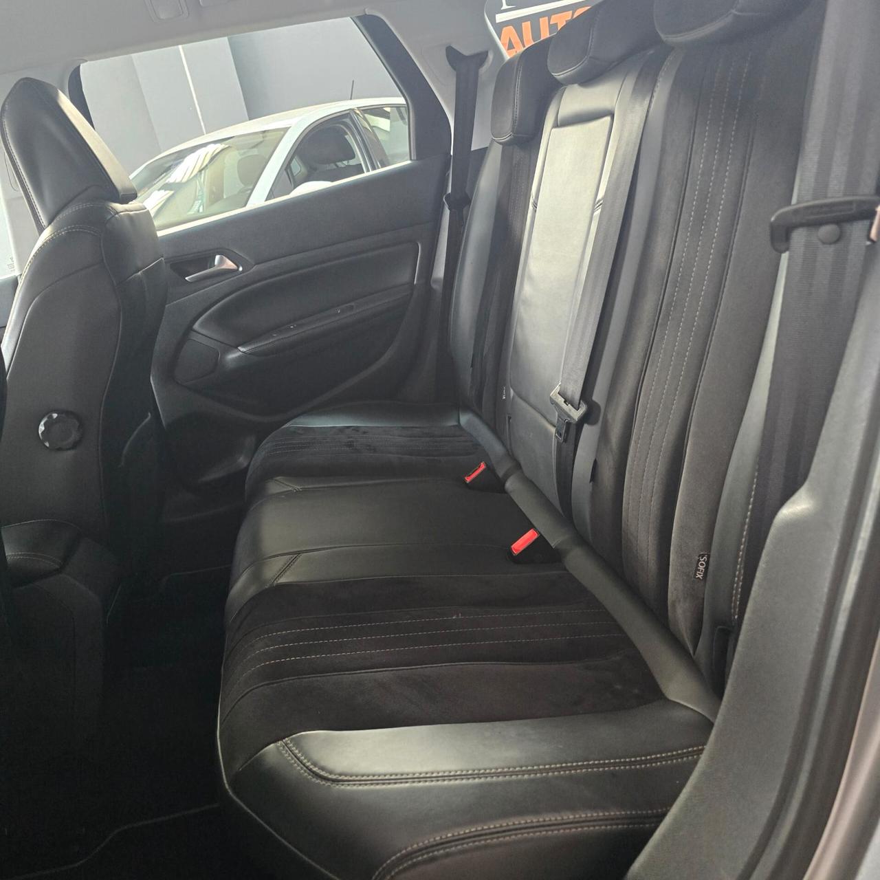 Peugeot 308 BlueHDi 120 S&S EAT6 SW Allure