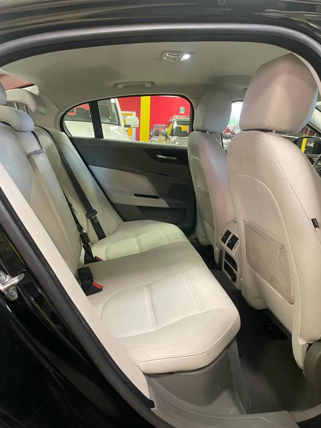 JAGUAR XE 2.0 D 180 CV aut. *NAVI/XENO/PELLE/PDC