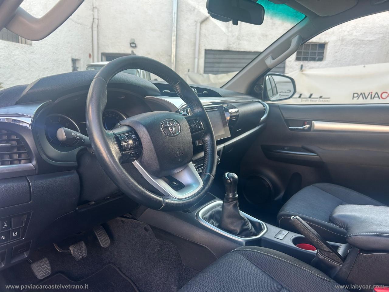 TOYOTA Hilux 2.4 D-4D 4WD 4p. DC Comfort