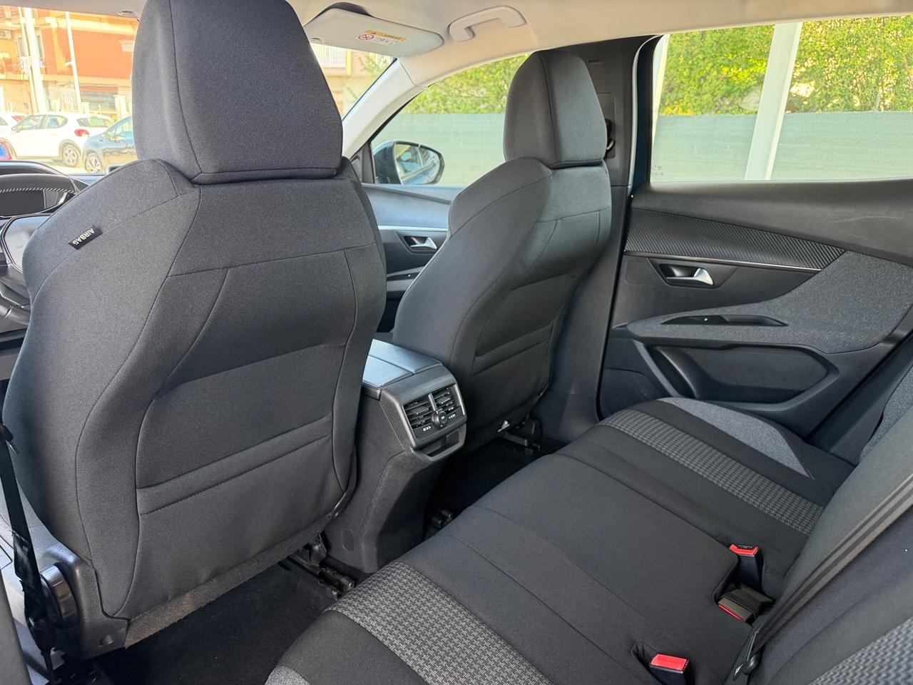 Peugeot 3008 BlueHDi 130 S&S Active Pack