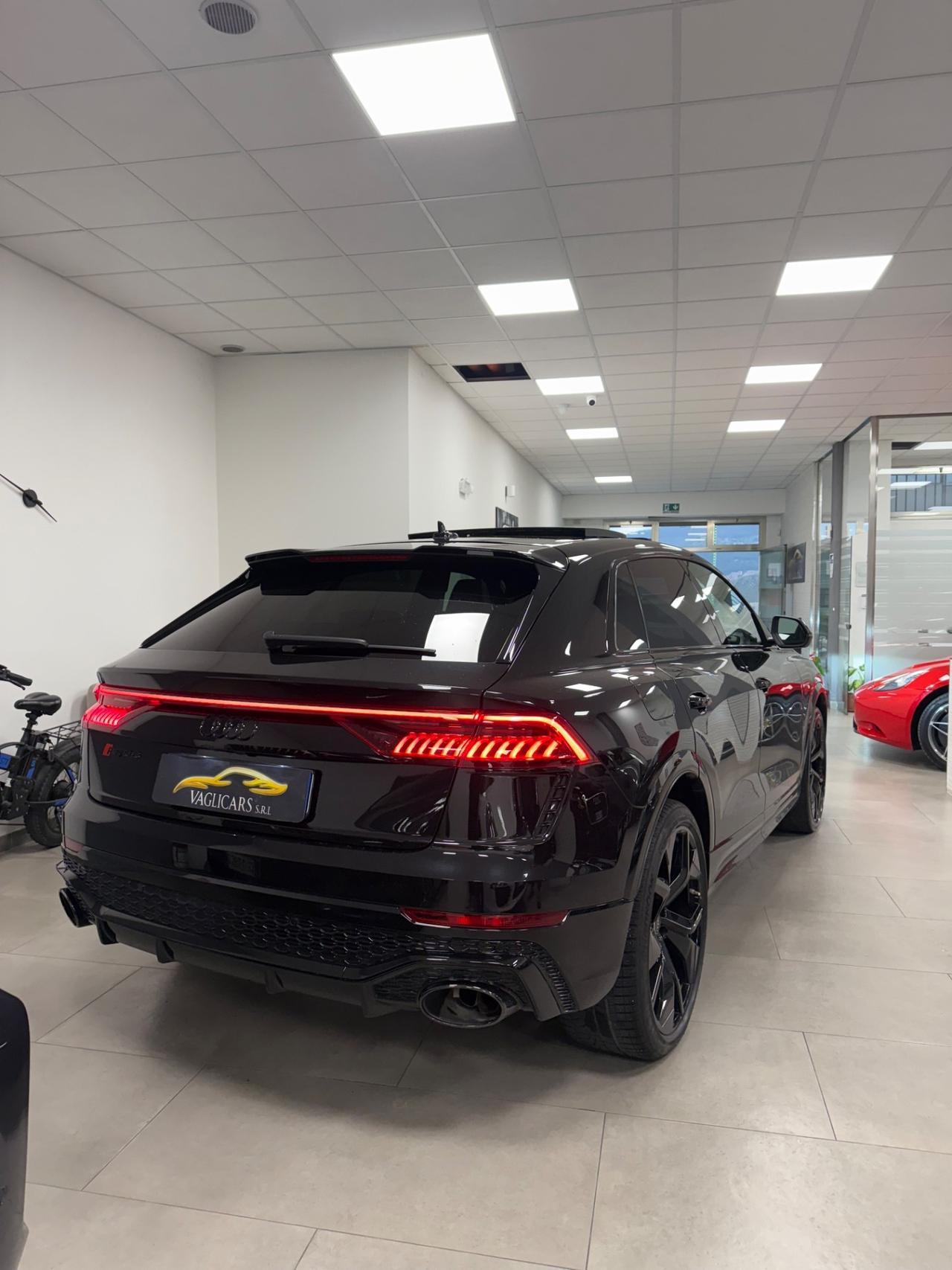 Audi Q8 RS TFSI V8 quattro tiptronic