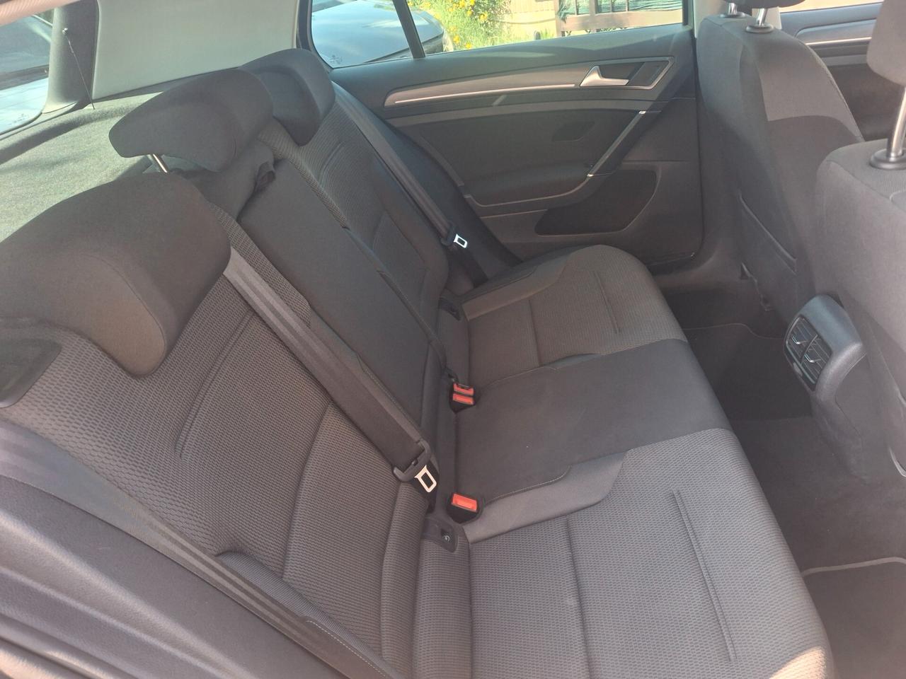 Volkswagen Golf e-Golf 136 CV elettrica