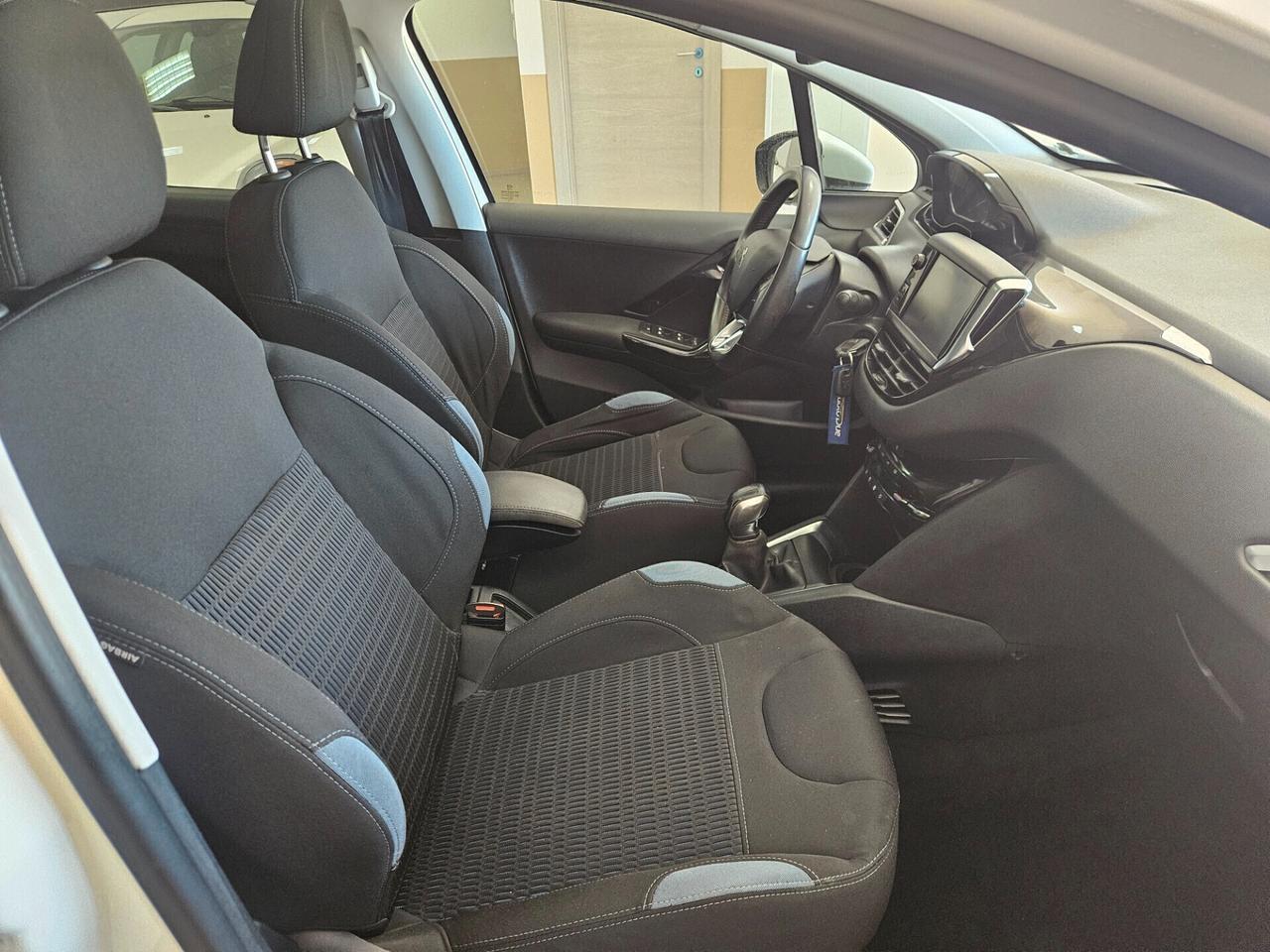 Peugeot 208 1.4 HDi 68 CV 5 porte Allure