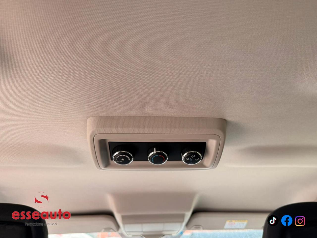 Fiat Freemont 2.0 Multijet 170 CV Cross 7 POSTI