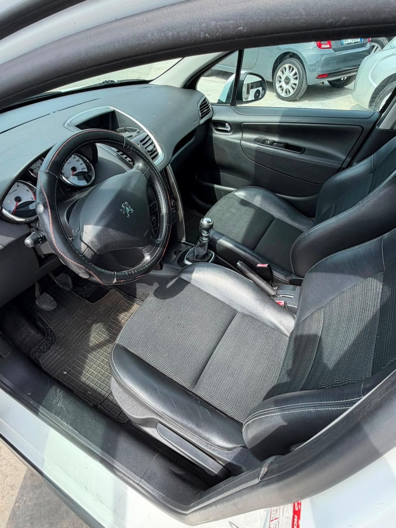 Peugeot 207 1.6 8V HDi 112CV SW Ciel Allure