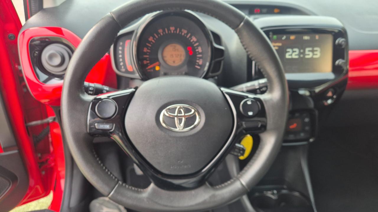 Toyota Aygo 1.0 VVT-i 69 CV 5 porte x-cool