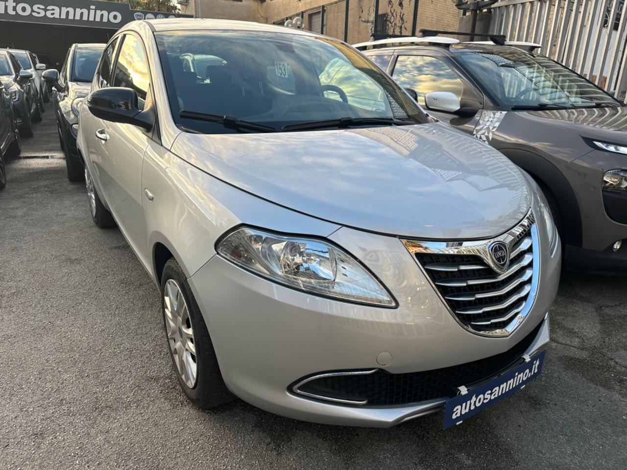 Lancia Ypsilon 0.9 TwinAir 85 CV 5 porte S&S DFN Gold