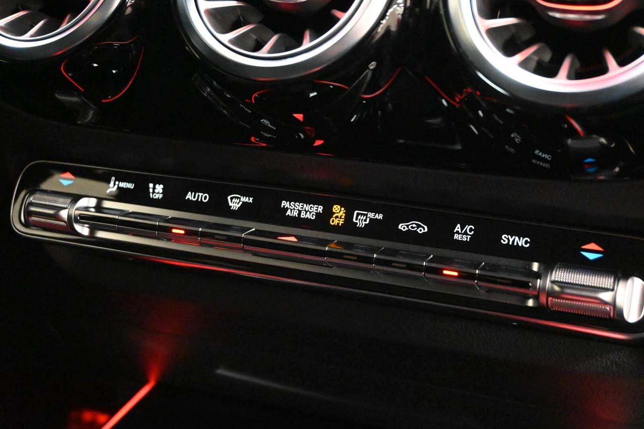 MERCEDES GLA (H247) GLA 200 d Automati...