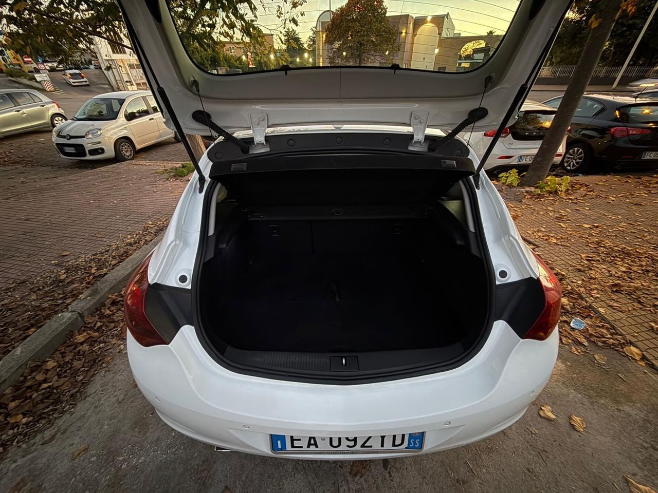 Opel Astra 1.4 TURBO KM. 66.000!