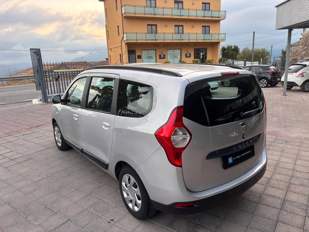 DACIA LODGY