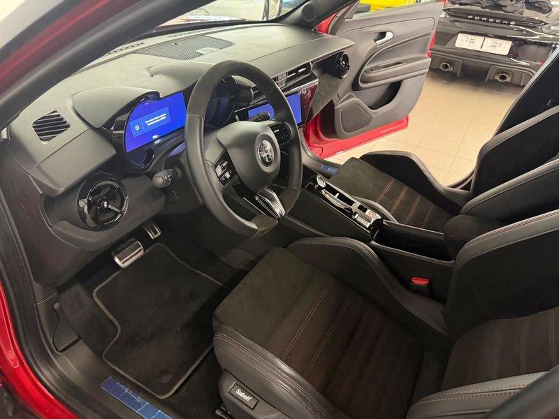 Alfa Romeo Junior BEV 156CV/115kW elettrica SPECIALE Sabelt