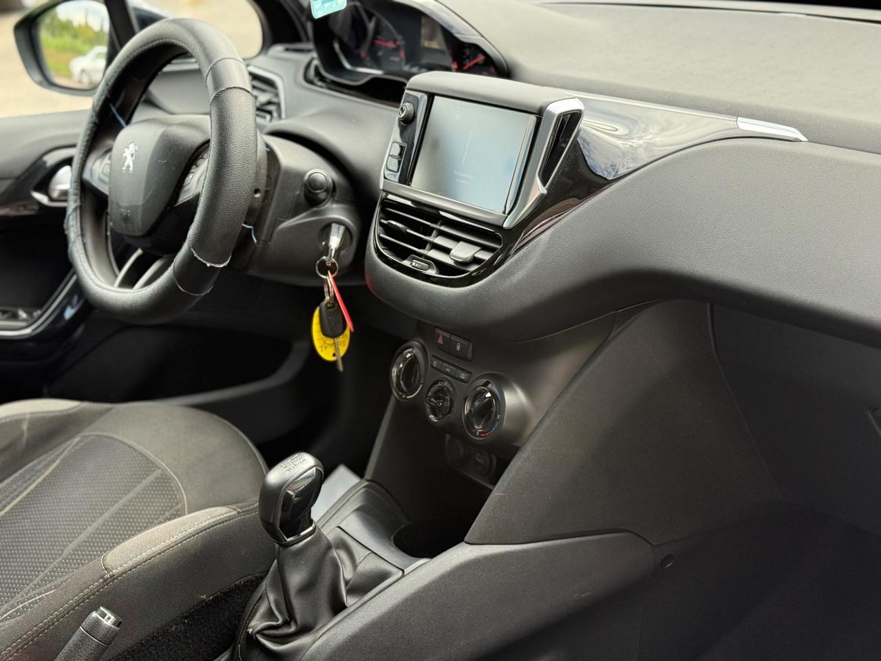 Peugeot 208 NEOPATENTATI GARANZIA