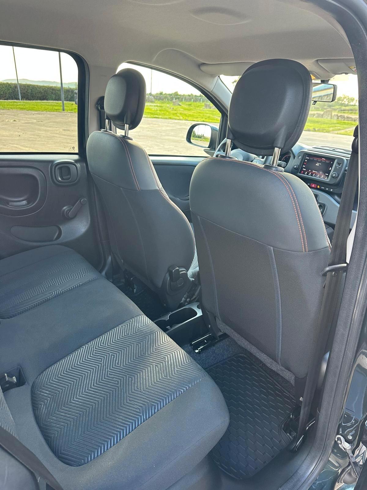 Fiat Panda 1.0 FireFly S&S Hybrid Garmin