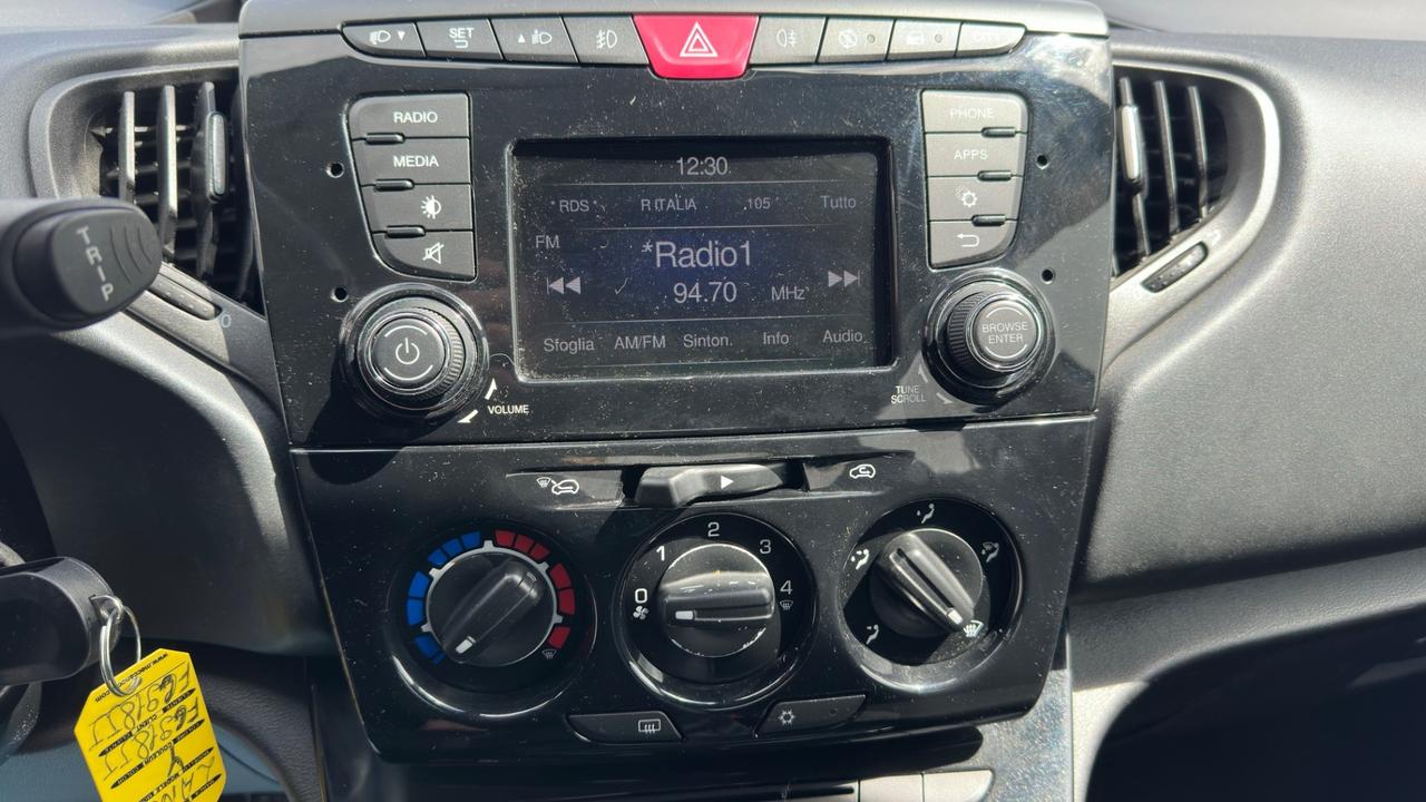 Lancia Ypsilon 1.3 MJT 16V 95 CV 5 porte S&S Silver