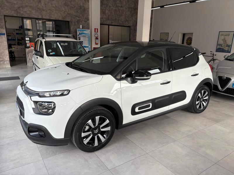 Citroen C3 1.2 puretech Shine s&s 83cv neopatentati